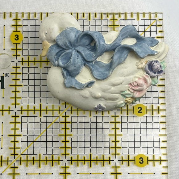 Vtg Goose Brooch 80s style with blue bow ribbon - Picture 4 of 4